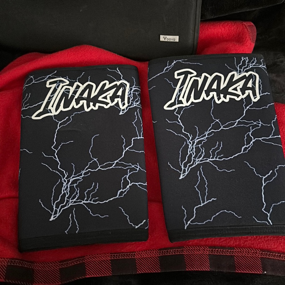 Inaka Knee sleeves size Medium. Tried on not used